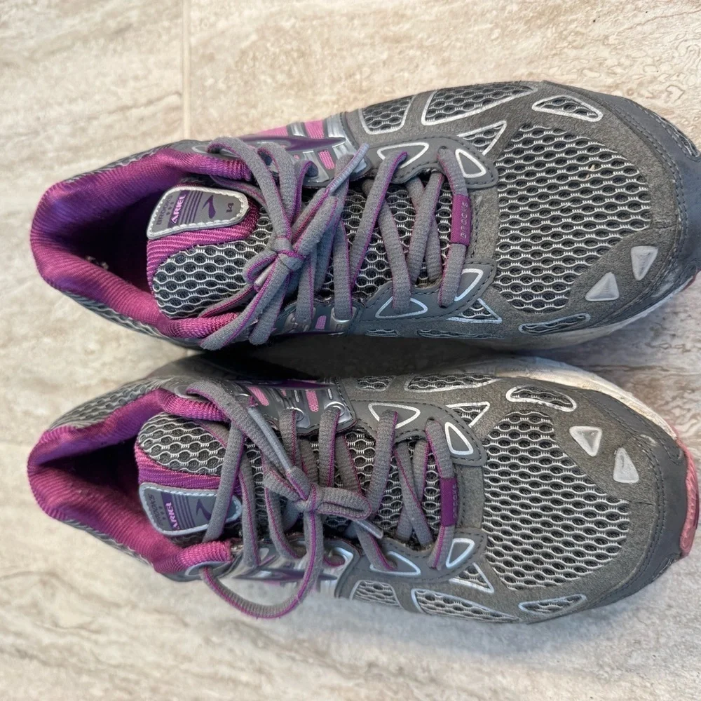 Women's Brooks Ariel 14 Running & Walking Sneakers in Gray/Purple